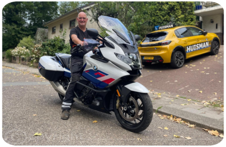 Peugeot lesauto van de voorkant